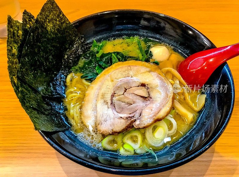 Tonkotsu shoyu拉面